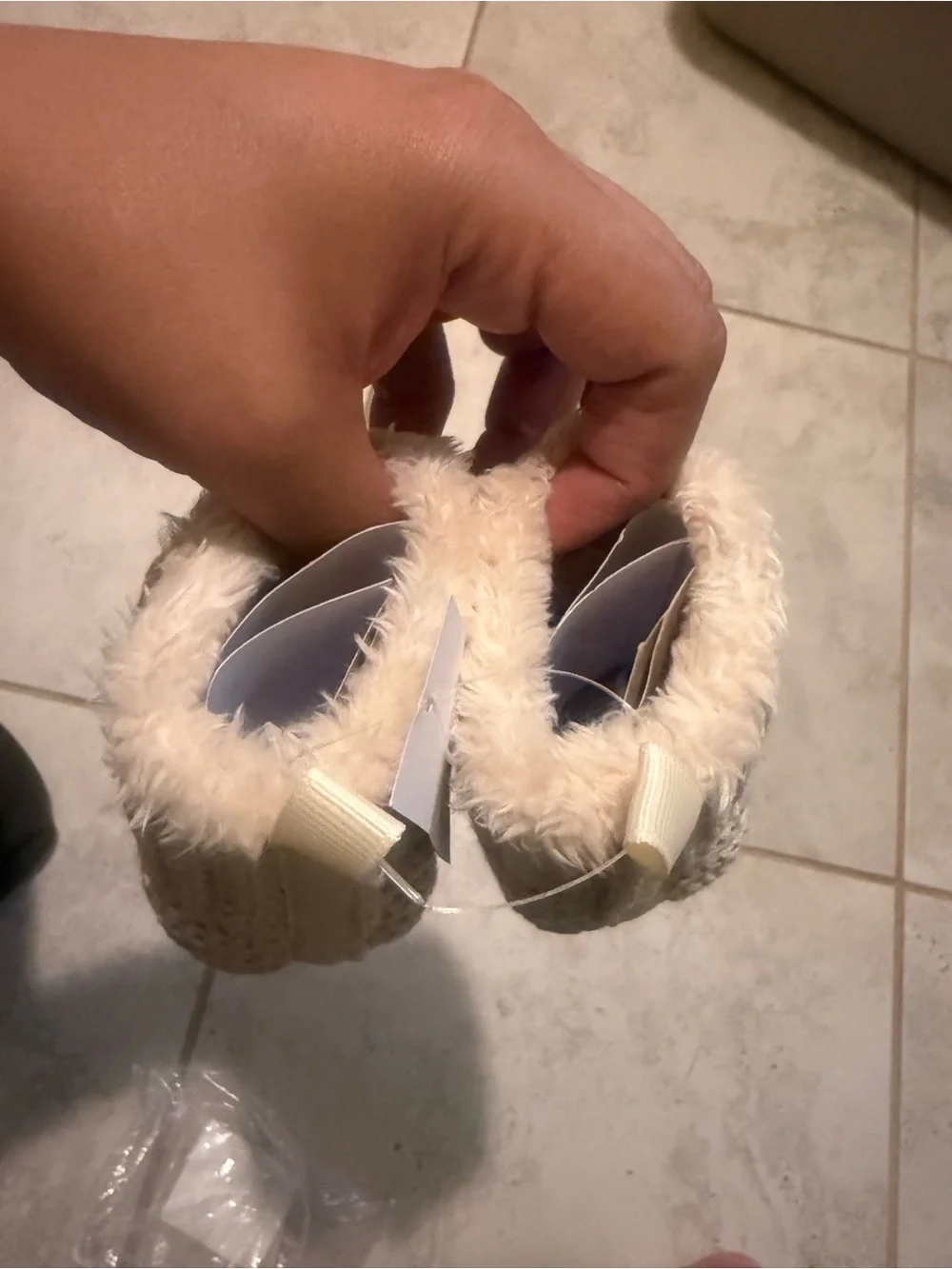 Baby gap 6-12 months Cozy Knit Baby Booties in Cream - Plush Lined Accessories